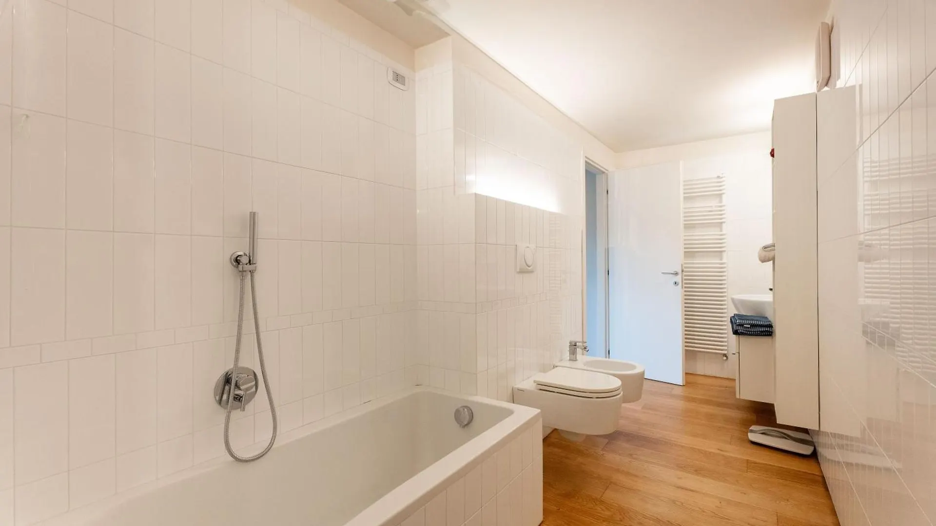 Apartments Vistallihouse Bergamo 0*,